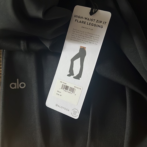 ALO High-Waist Zip It Flare Legging - Picture 4 of 5